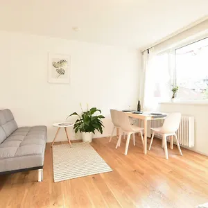 Peaceful Studio Near Center Österreich